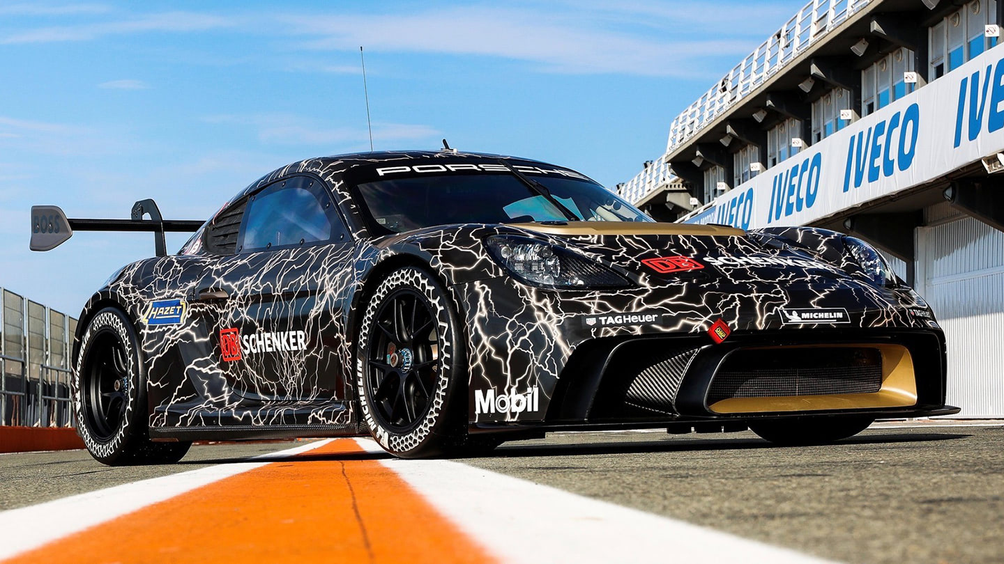 Porsche GT4 E-Performance