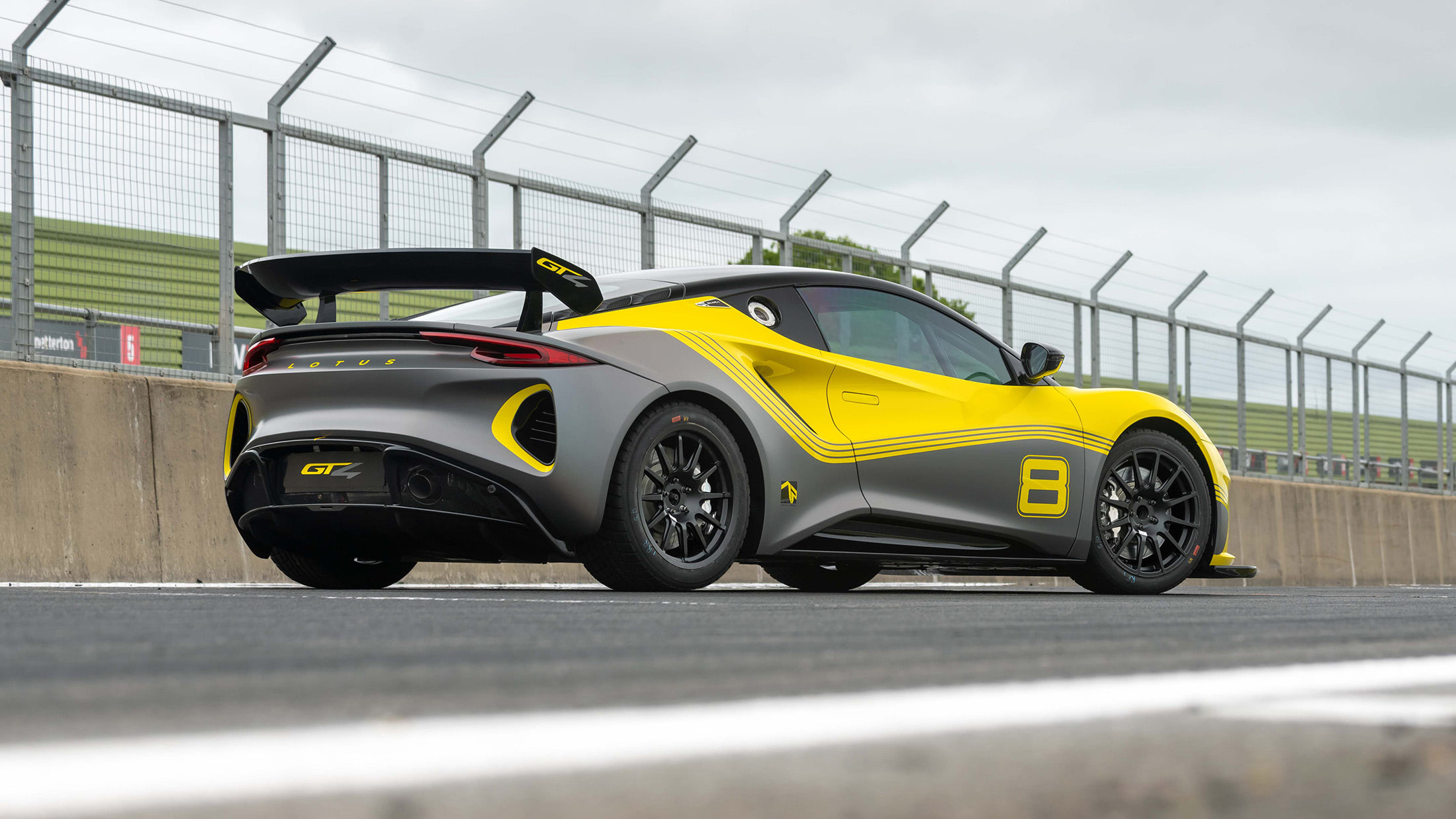 Lotus Emira GT4